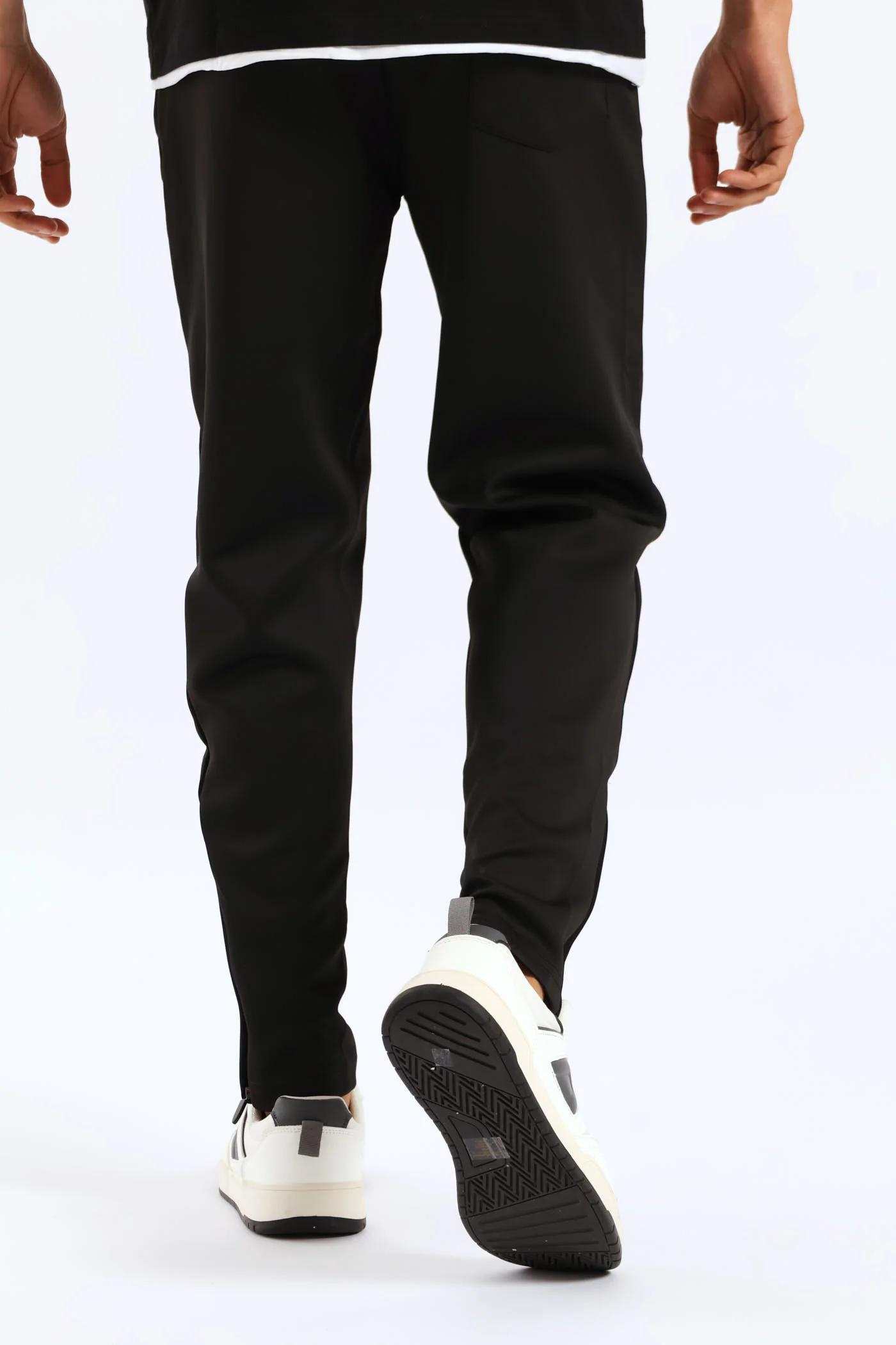 Ghost V2.0 Trackpants - Black - Image 4