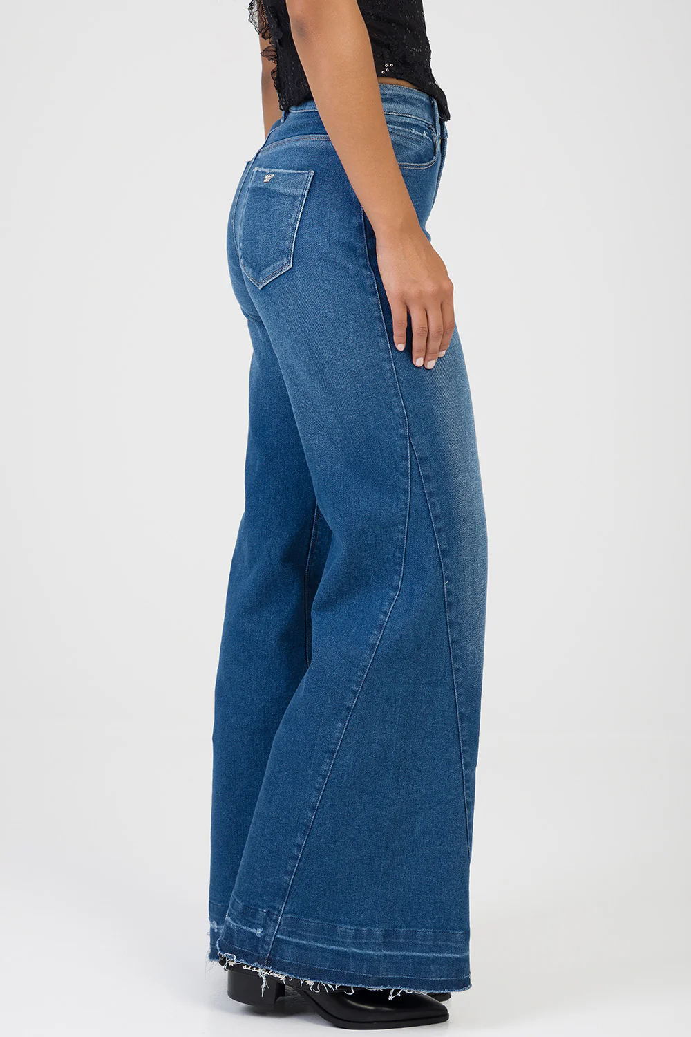 Gia Mid Waist Cropped Wide Leg Denim With Thick Hem - Dark Wash - Image 4