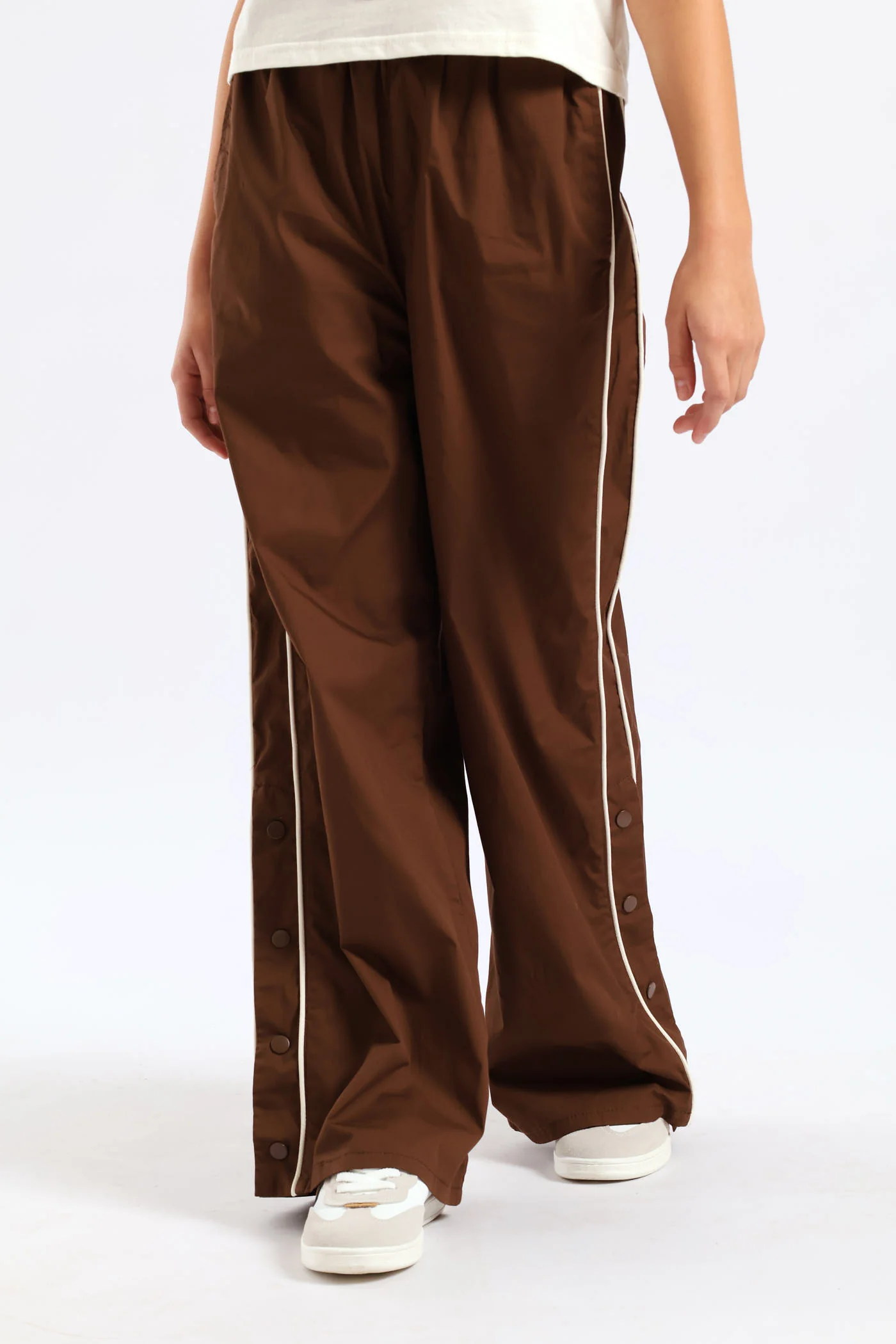 Girls Contrast Piping Side Poppers Parachute Pants - Brown - Image 3