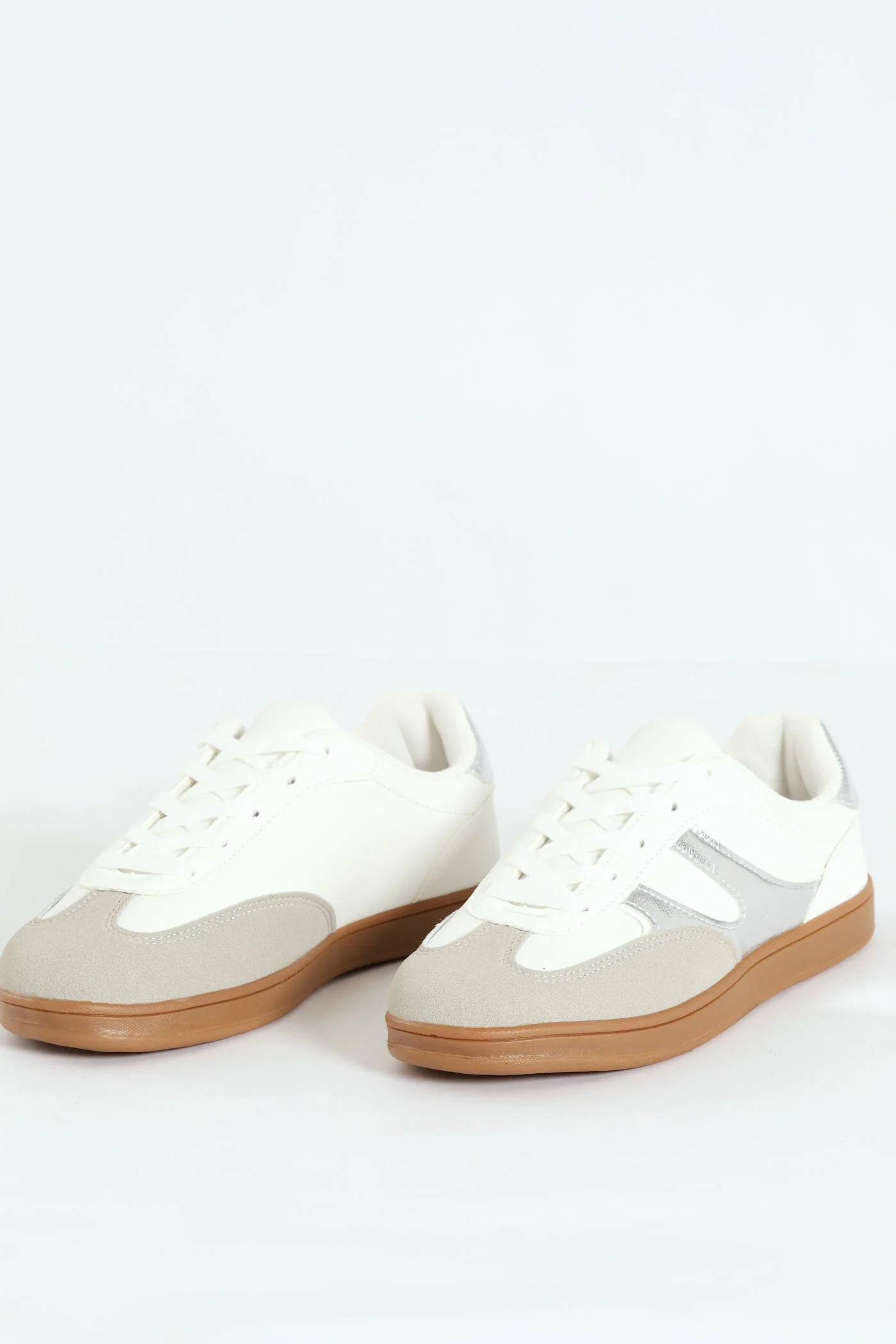 Girls Gum Sole Sneaker - White/Silver - Image 4