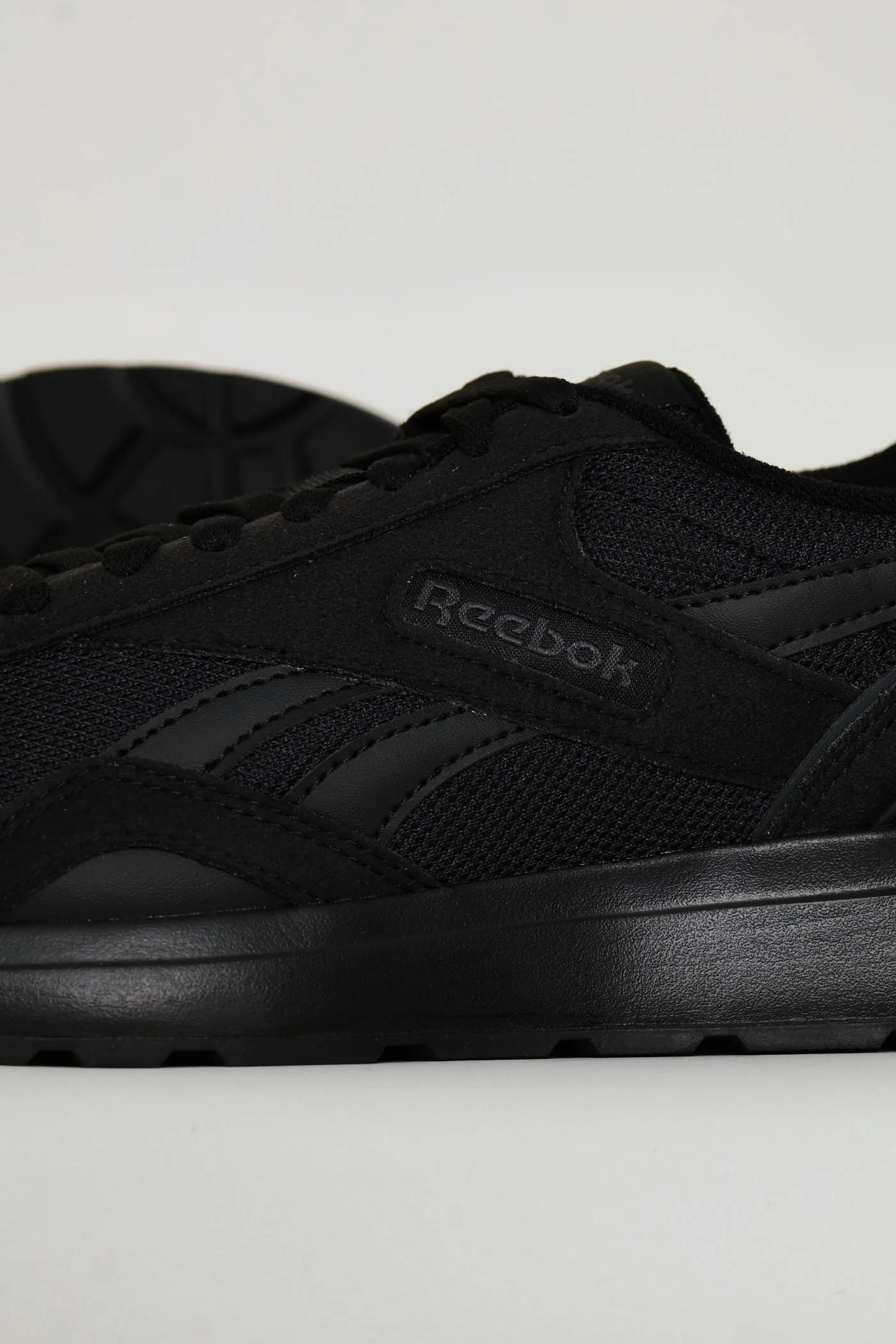 Gl1100 Retro Trainer - Black - Image 2
