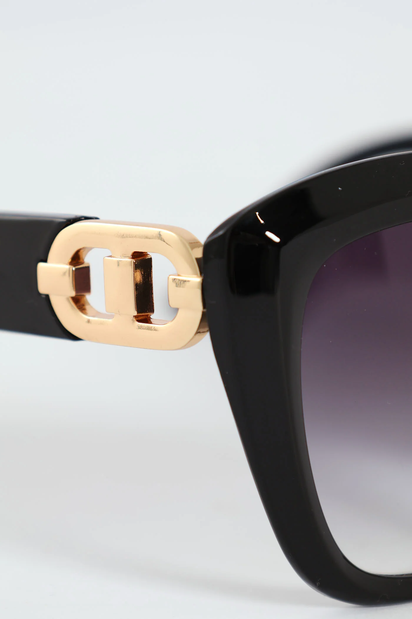 Gold Detail Temple Rounded Cateye Sunglasses - Black - Image 2