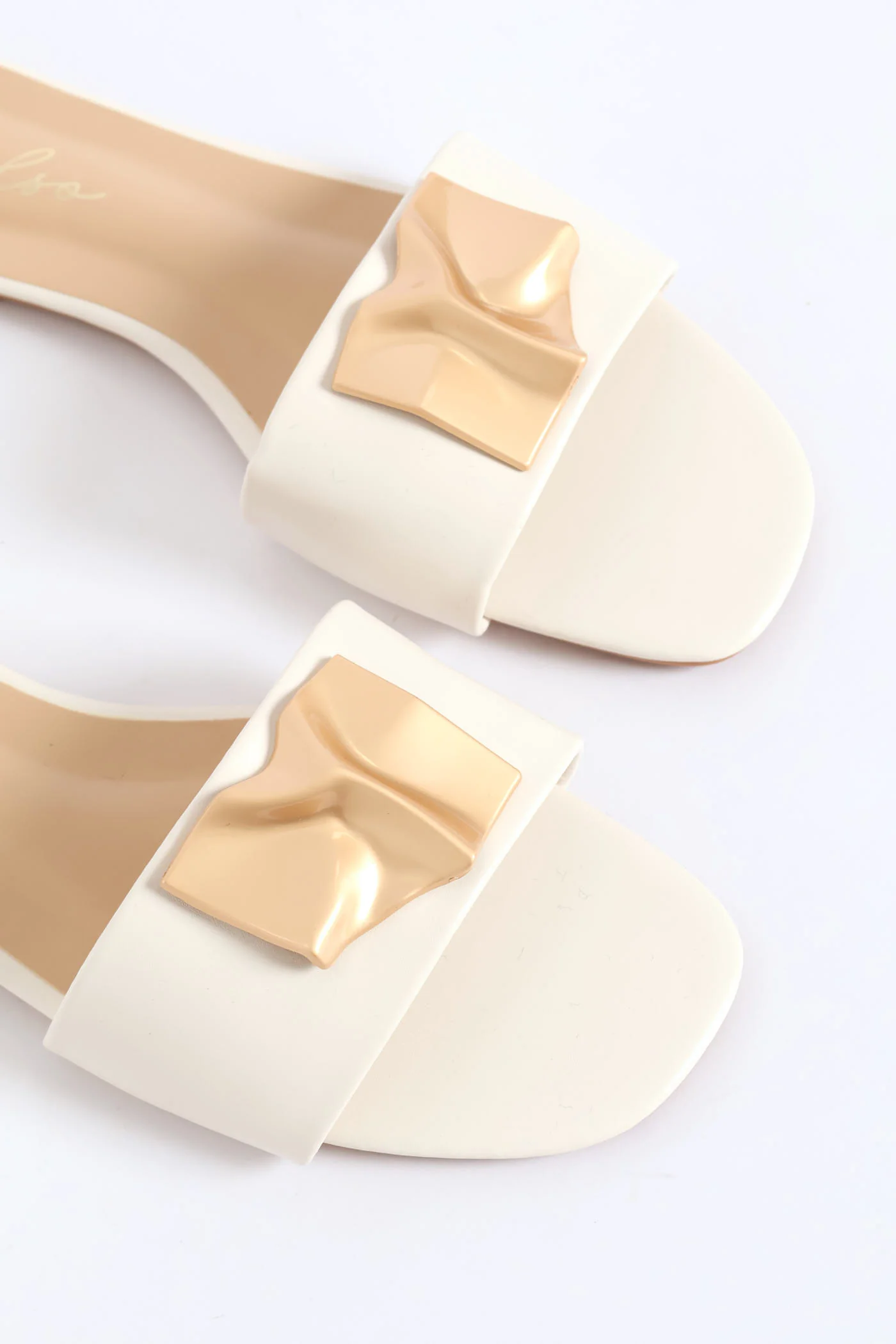 Hammered Trim Single Band Sandal - Off White - Image 2