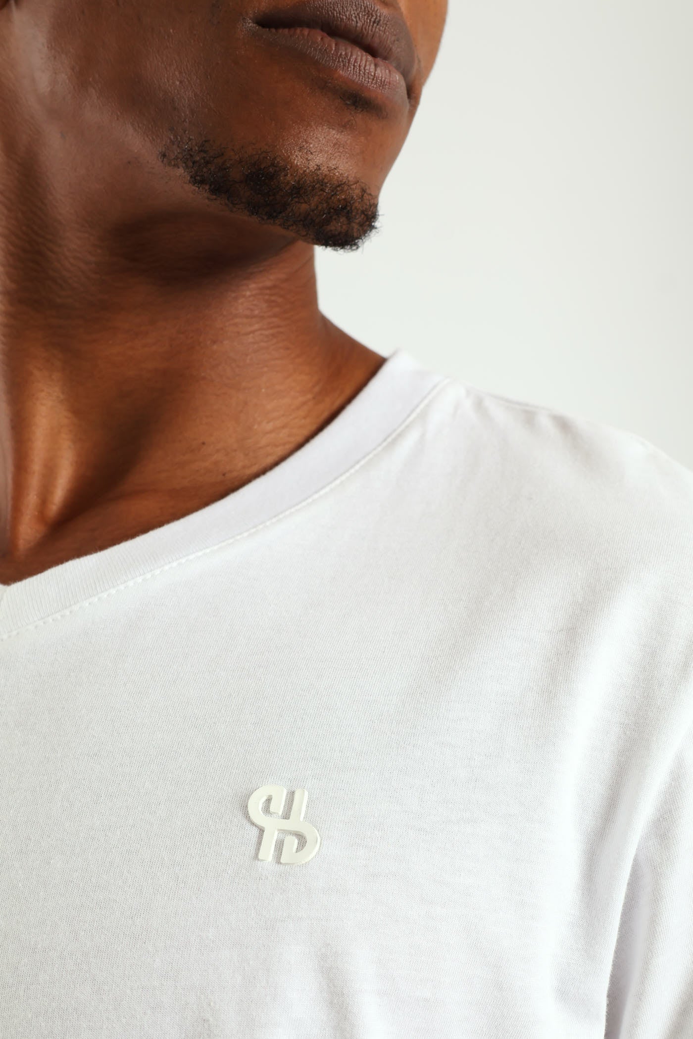 HD Basic V-Neck Tee - White - Image 5