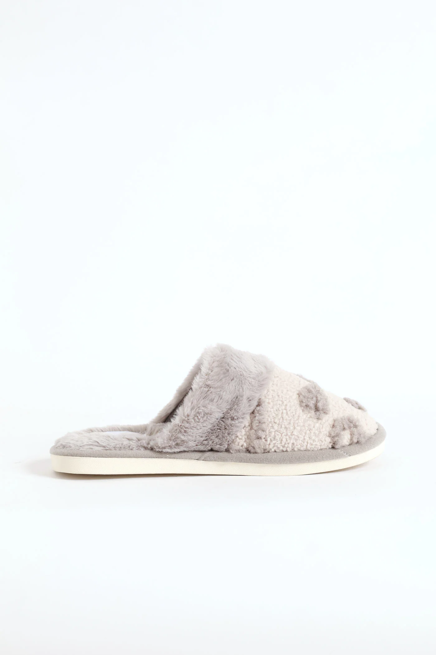 Heart Detail Closed Toe Slipper - Light Grey - Image 4