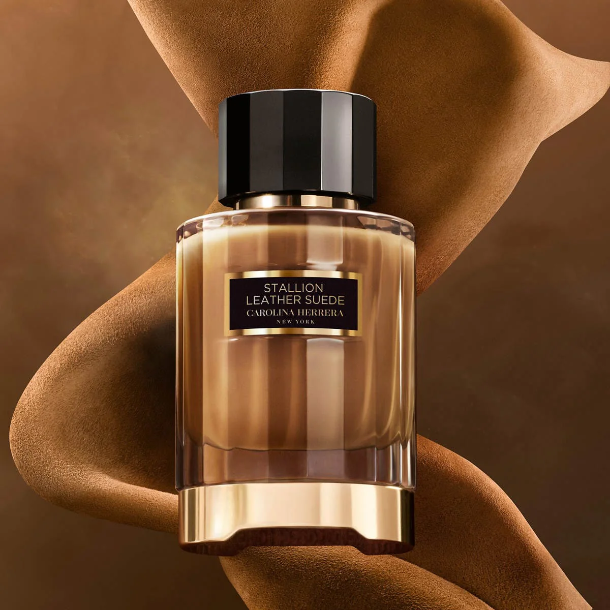 Herrera Confidential Stallion Leather Suede Eau de Parfum - Image 3