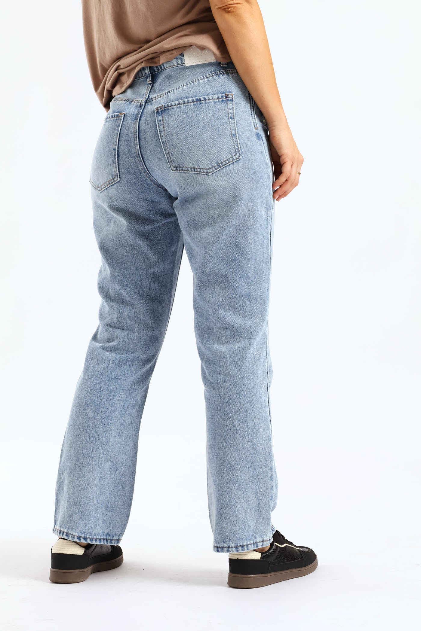 Hi-Rise Ripped Straight Leg Jean - Light Wash - Image 4