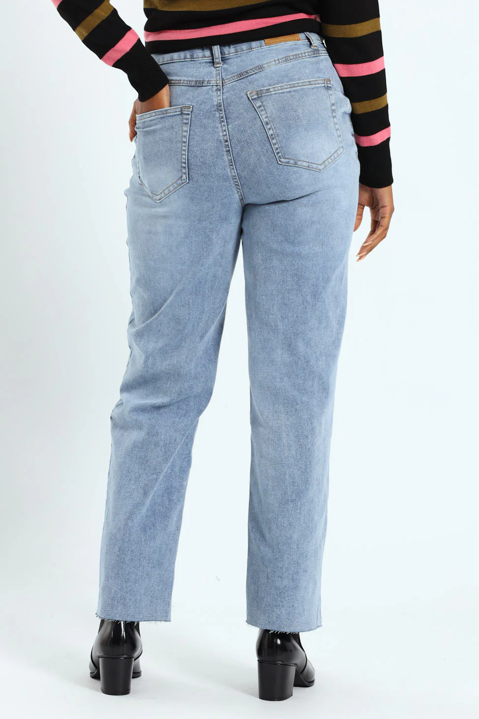 Hi-Rise Straight Leg Raw Hem Denim - Light Wash - Image 3