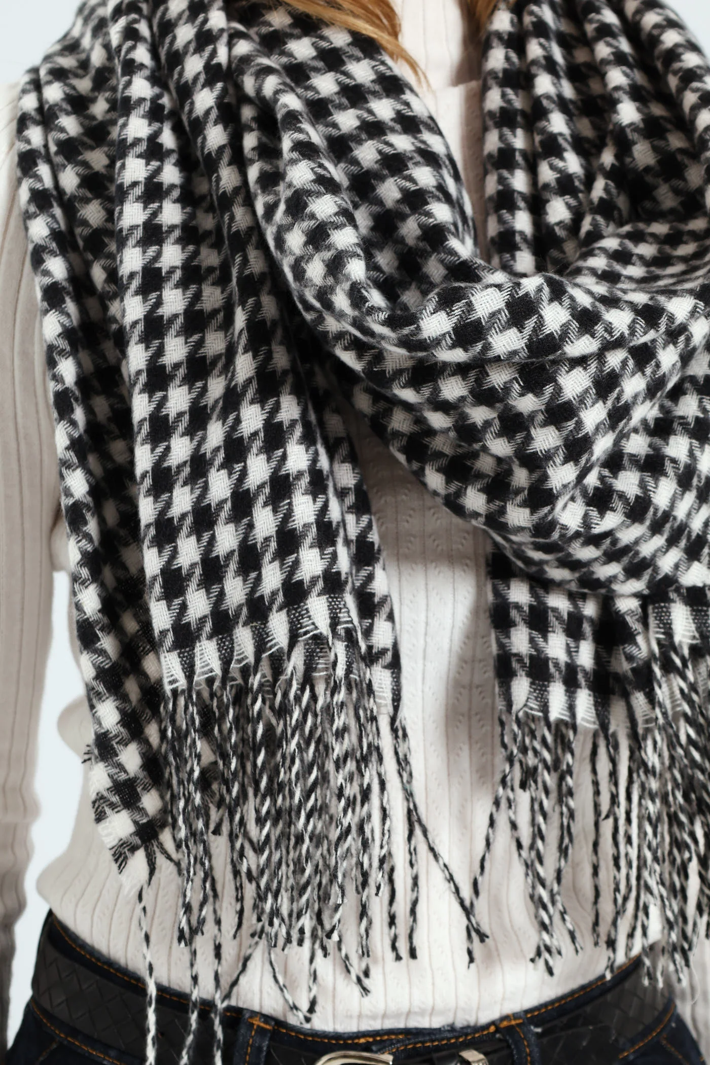 Houndstooth Tassel Scarf - Black/White - Image 2