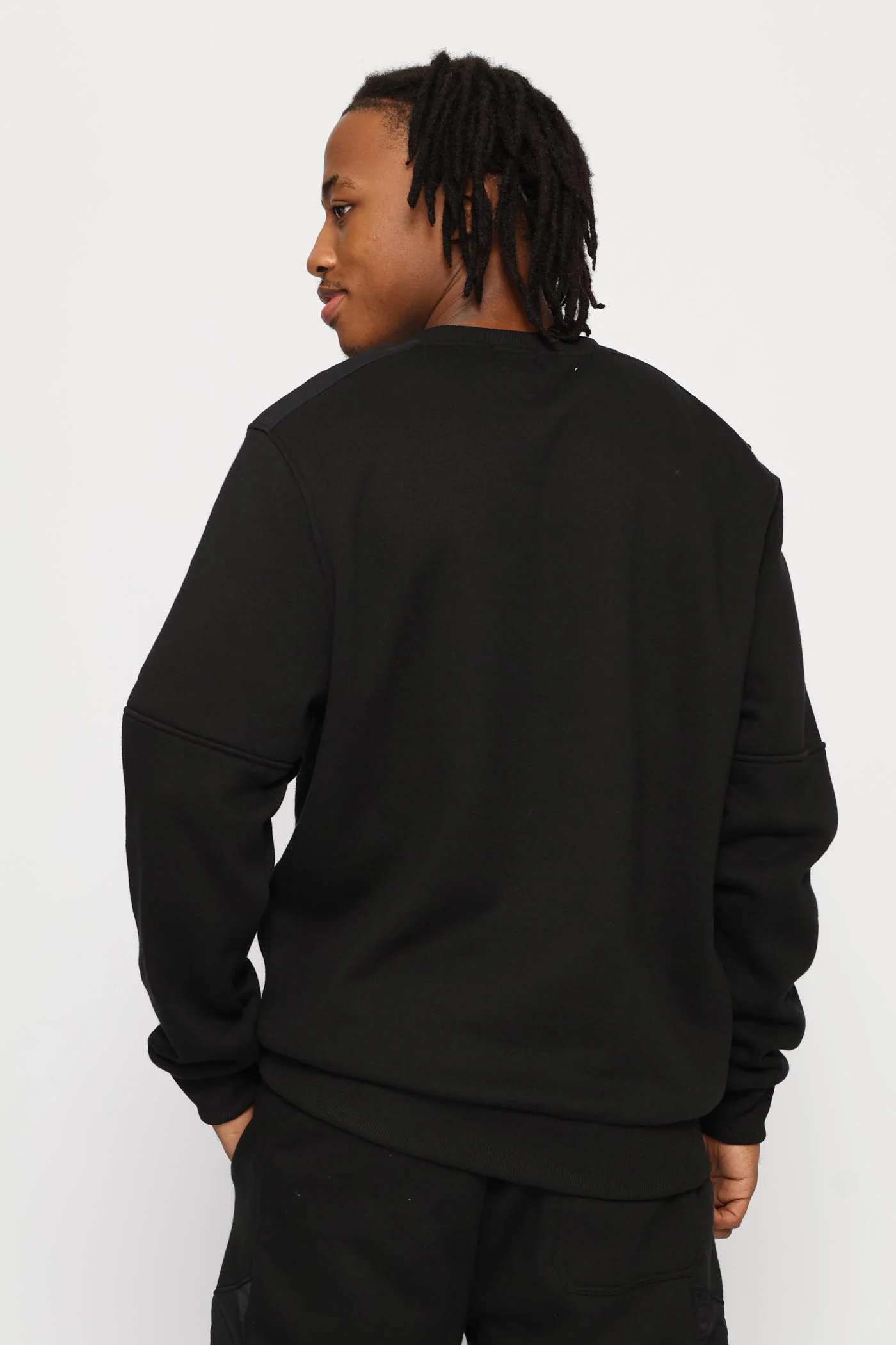 Hybrid Pocket Detail Fleece Crew Top - Black - Image 4