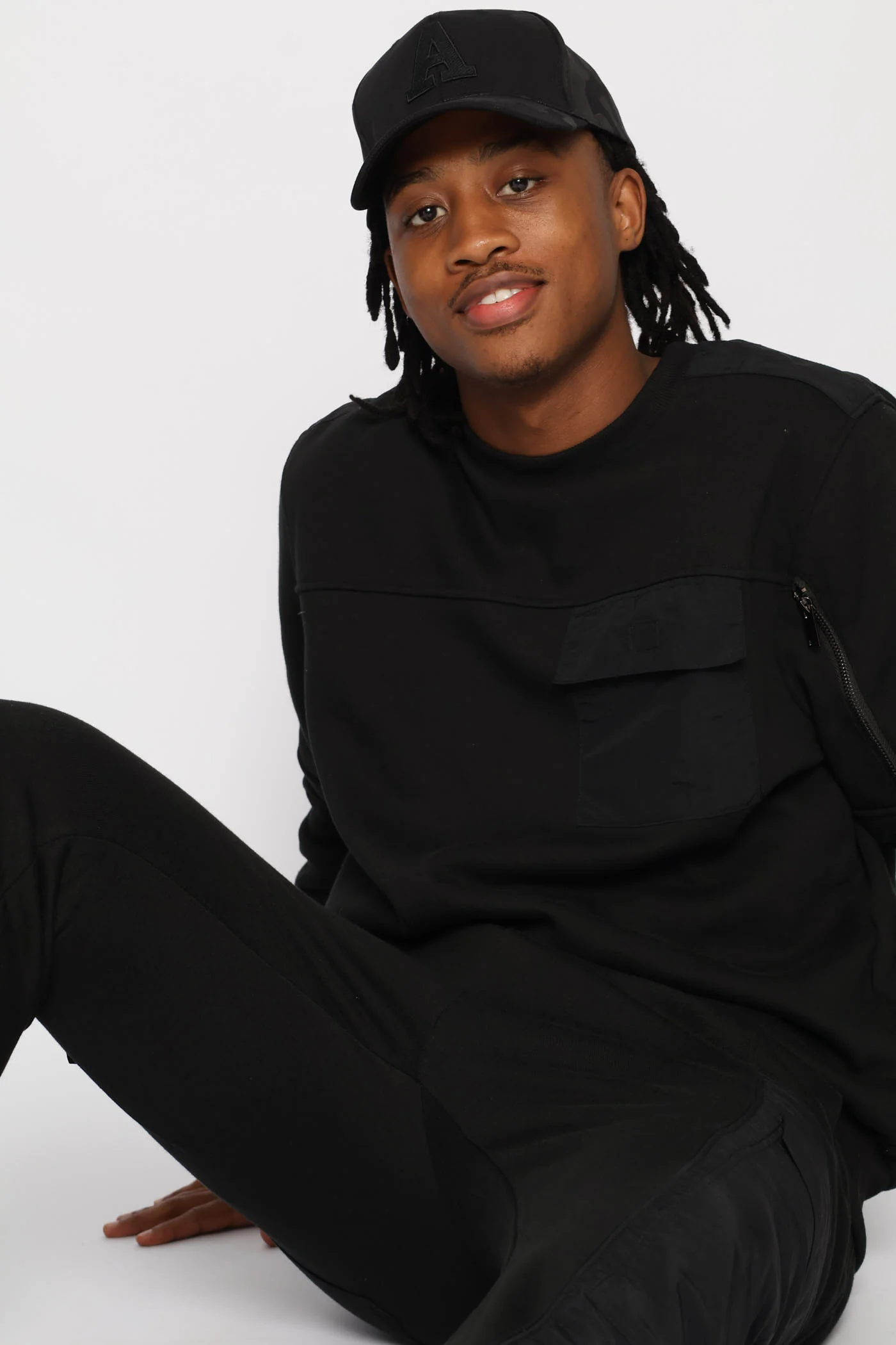 Hybrid Pocket Detail Fleece Crew Top - Black - Image 6