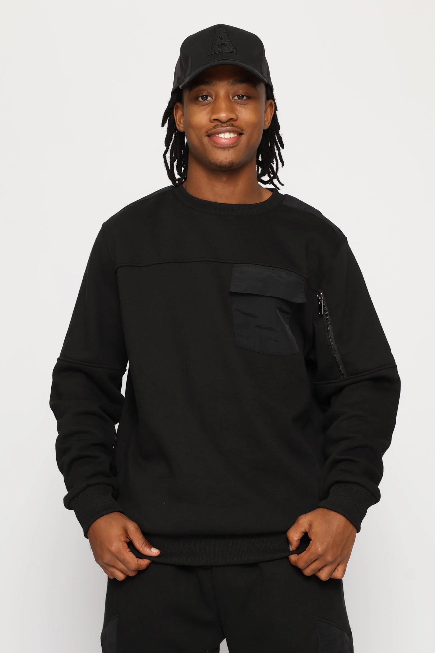Hybrid Pocket Detail Fleece Crew Top - Black - Image 7