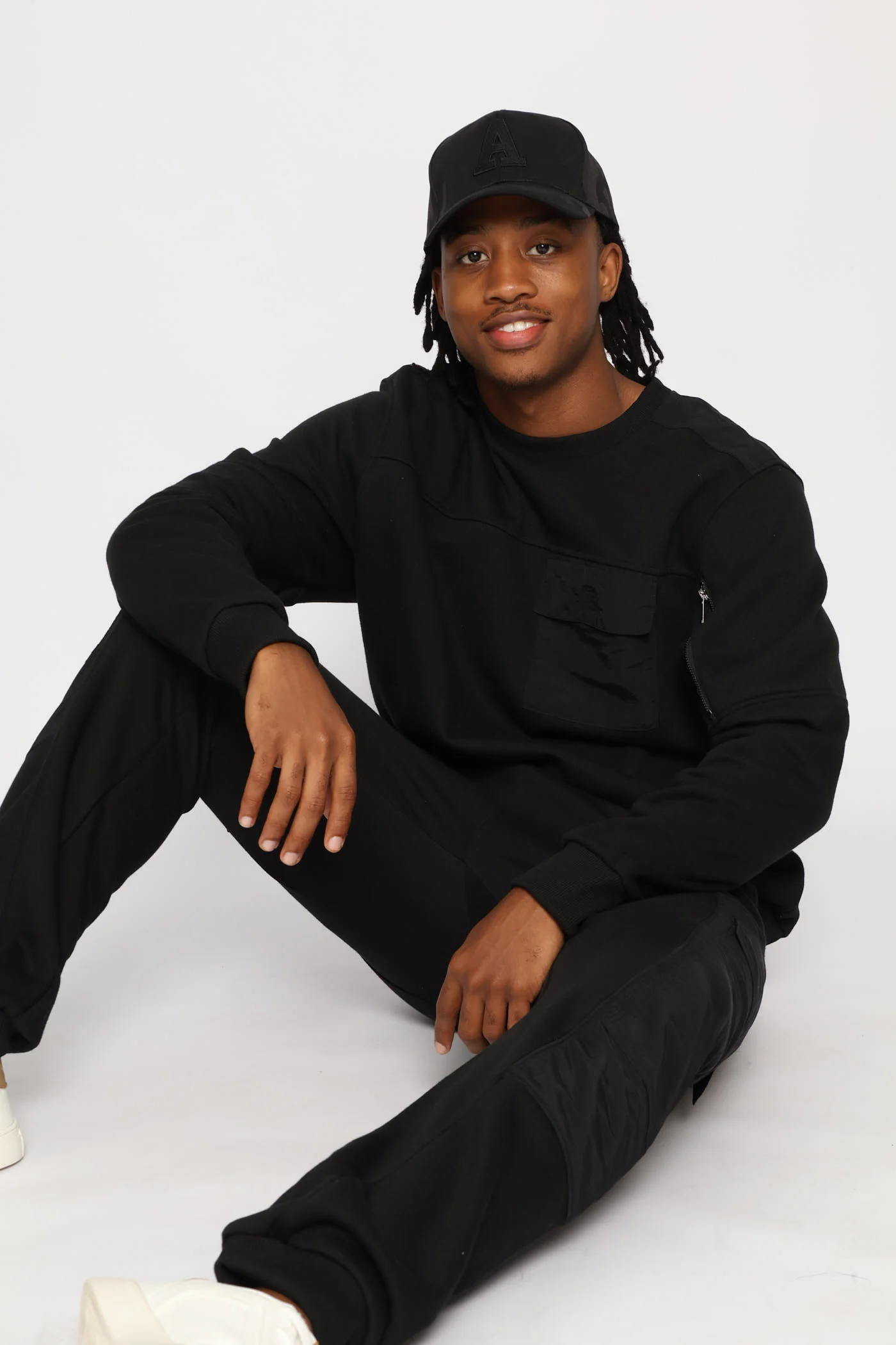 Hybrid Pocket Detail Fleece Crew Top - Black - Image 8