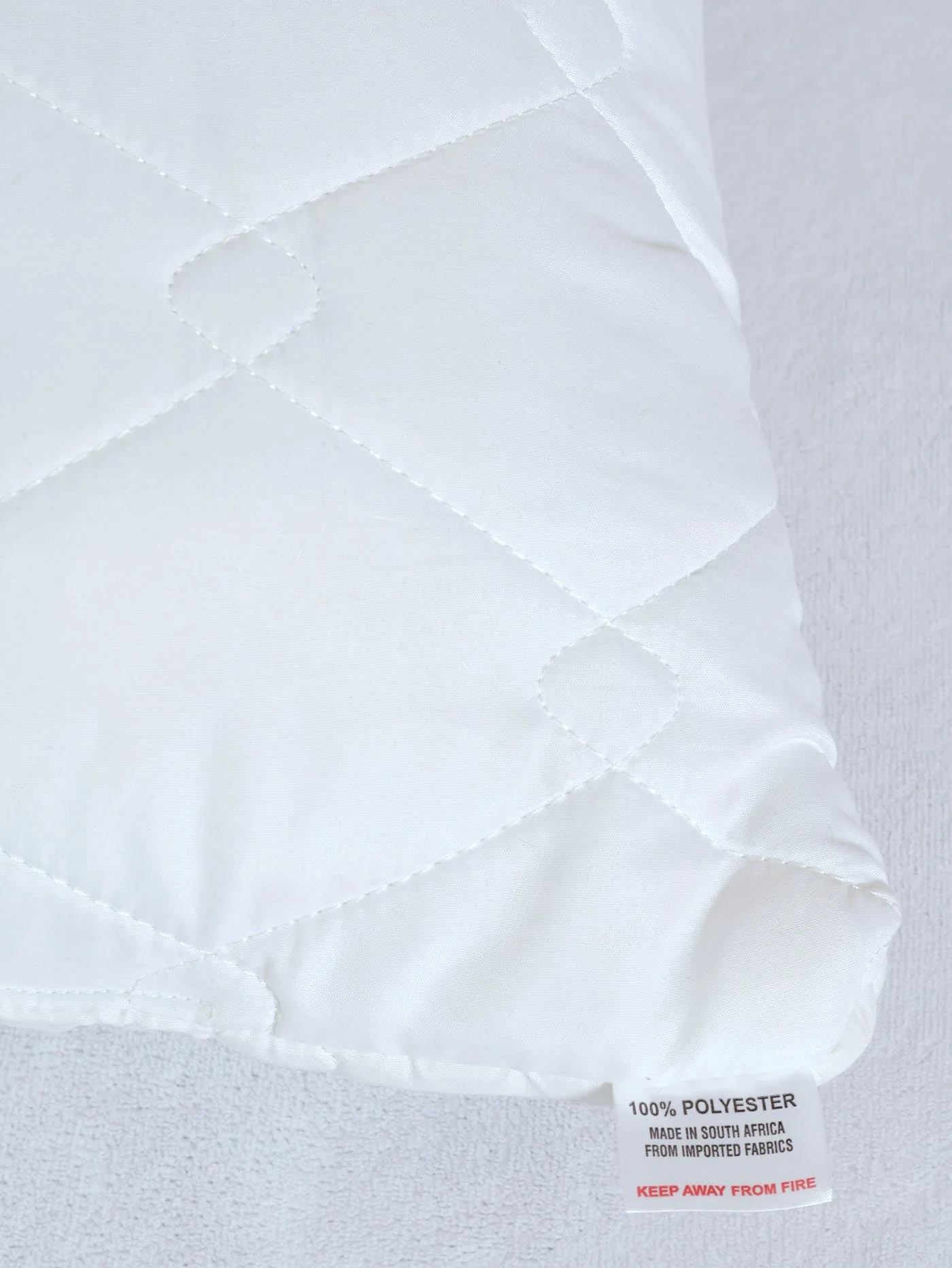 Quilted Hypoallergenic Hollow Fibre King Pillow Inner - Image 2