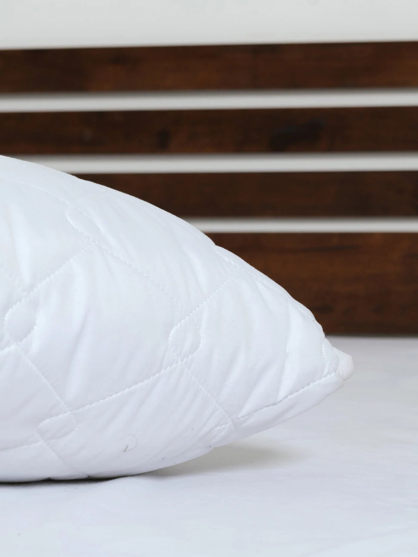 Quilted Hypoallergenic Hollow Fibre King Pillow Inner - Image 3