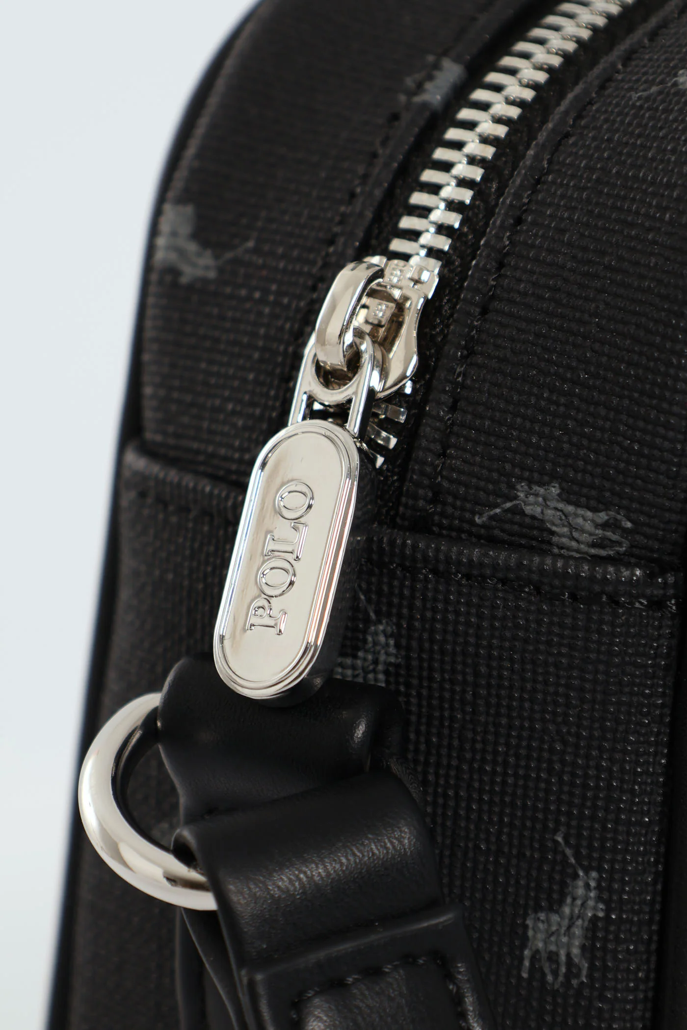 Iconic Turn Lock Camera Bag - Black - Image 2