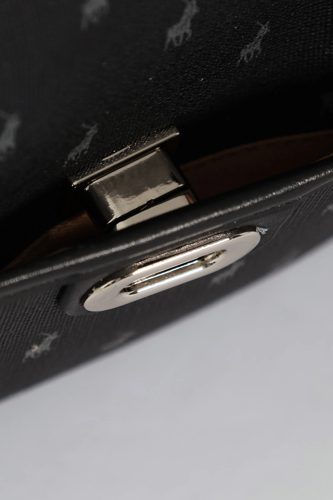 Iconic Turn Lock Camera Bag - Black - Image 5