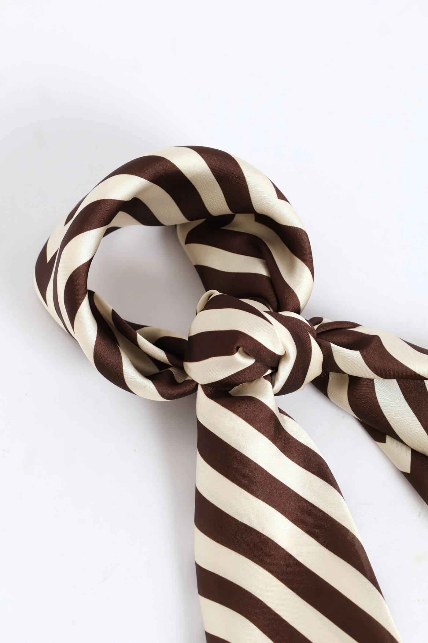 Illusion Maze Print Scarf - Image 6