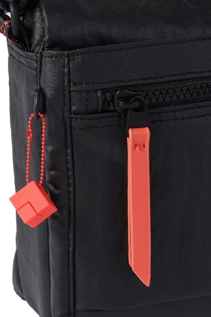Inner City Medium Shoulder Bag - Coral & Black - Image 5