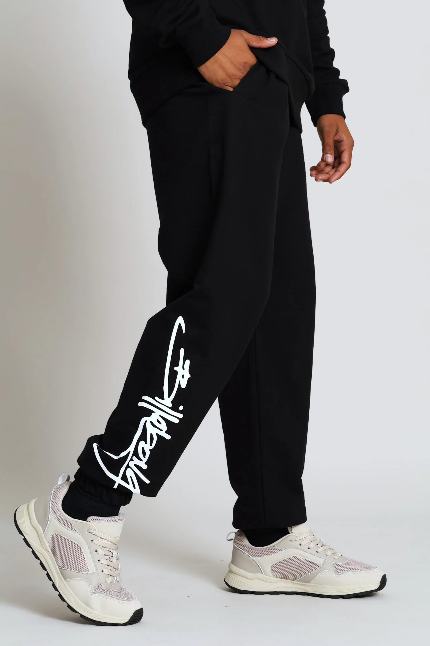 J Bay Trackpant - Black - Image 2