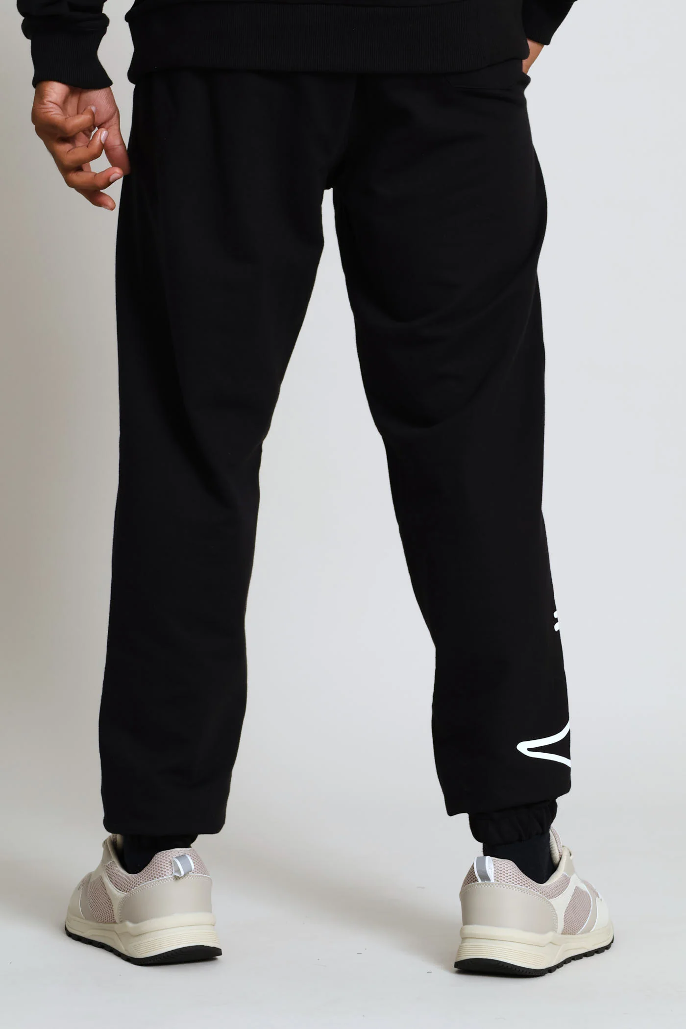 J Bay Trackpant - Black - Image 4