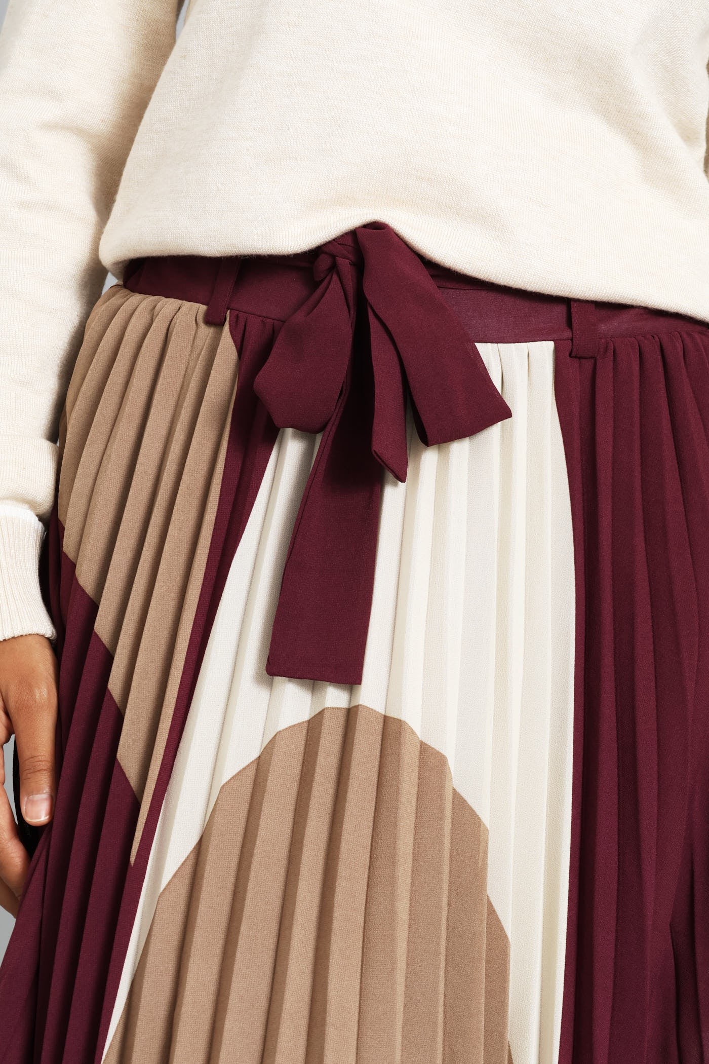 Jewel Chiffon Pleated Midi Skirt - Burgundy - Image 2