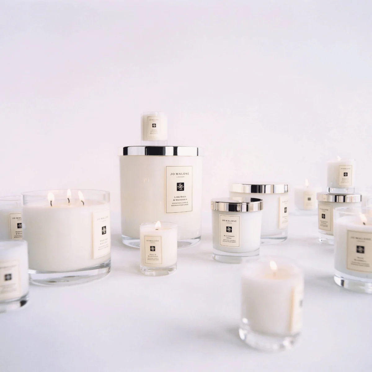 English Oak  Classic Candle - 200g - Image 3