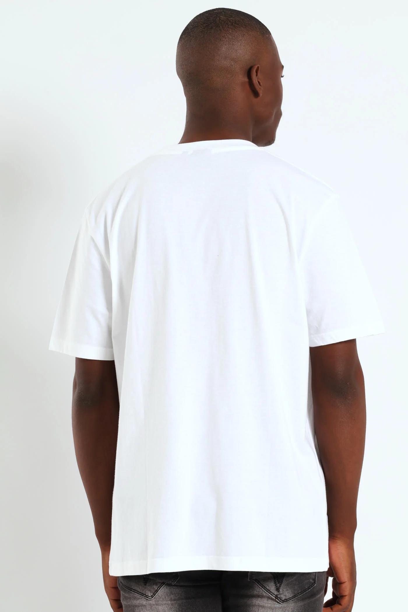 Just Chill Print Tee - White - Image 4