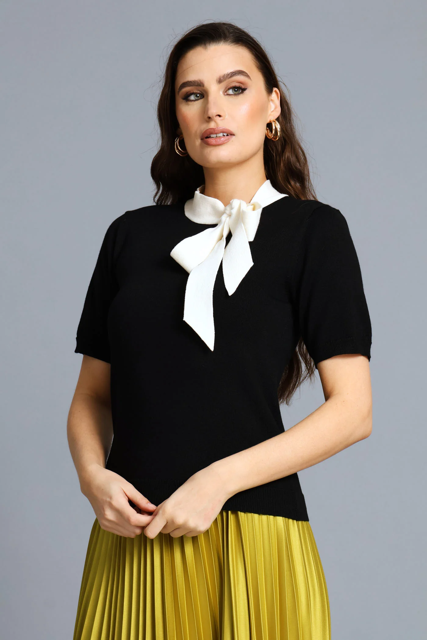 Kitty Bow Contrast Pullover - Black/Cream - Image 3