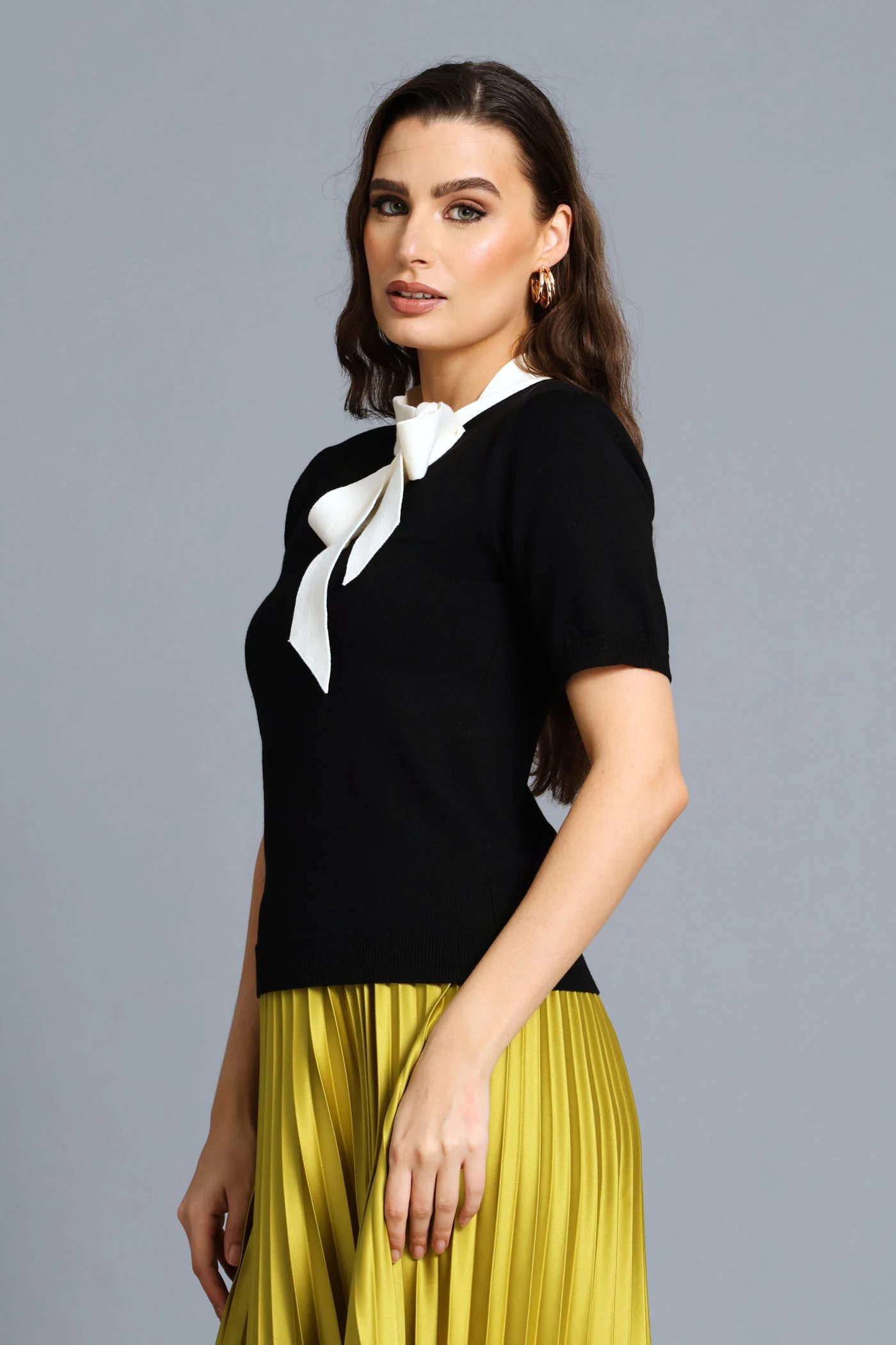 Kitty Bow Contrast Pullover - Black/Cream - Image 4