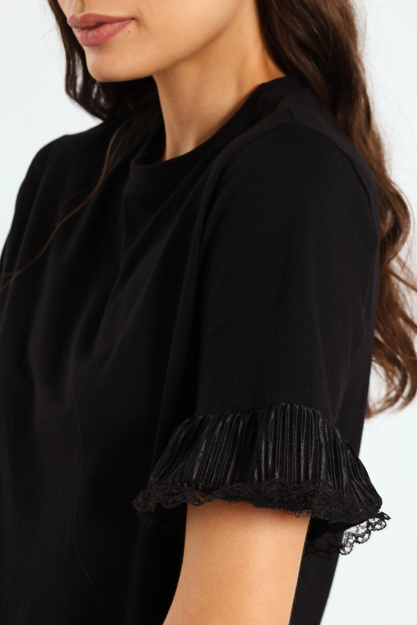 Lace Detail Sleeve Regular Fit Tee - Black - Image 2