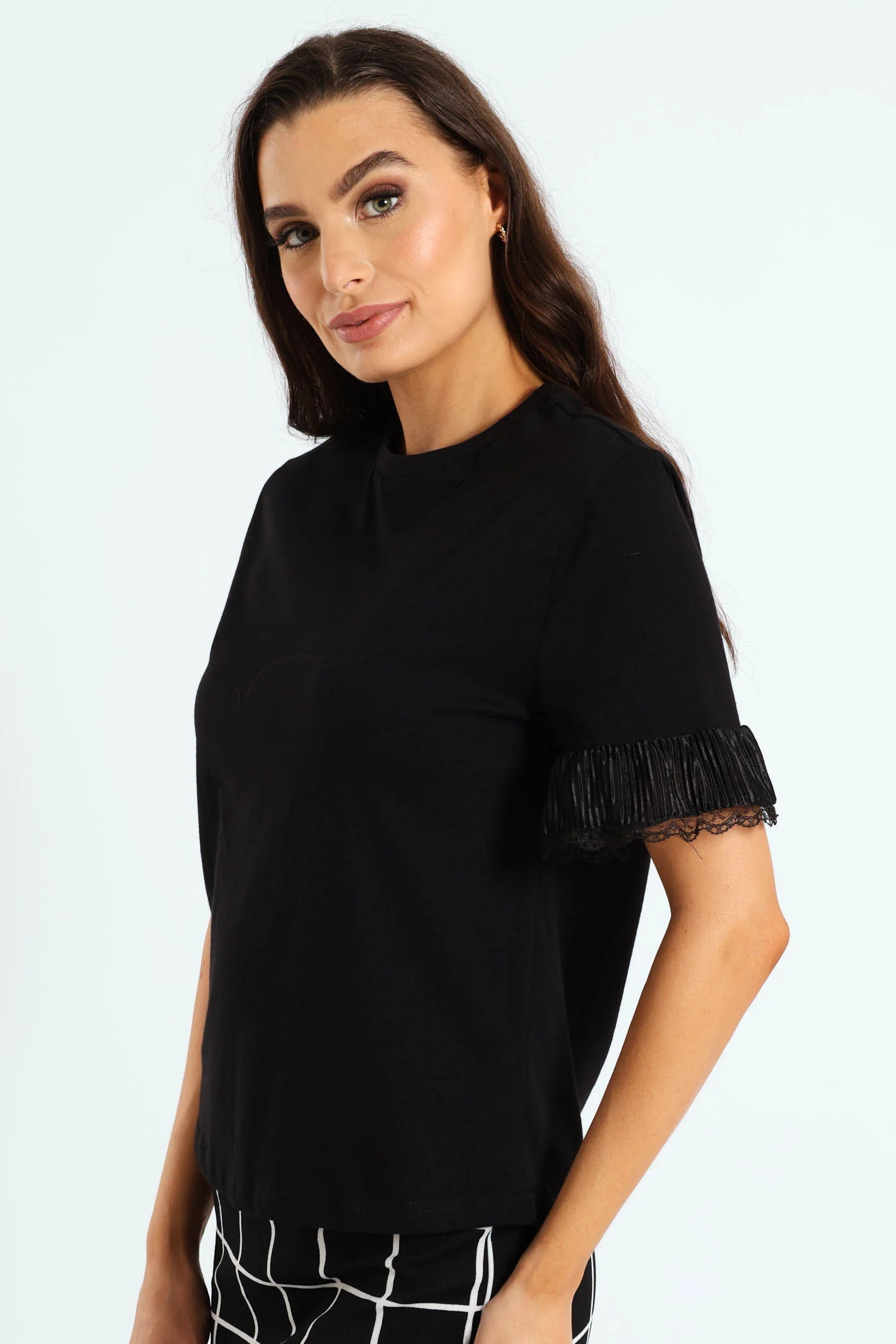 Lace Detail Sleeve Regular Fit Tee - Black - Image 3