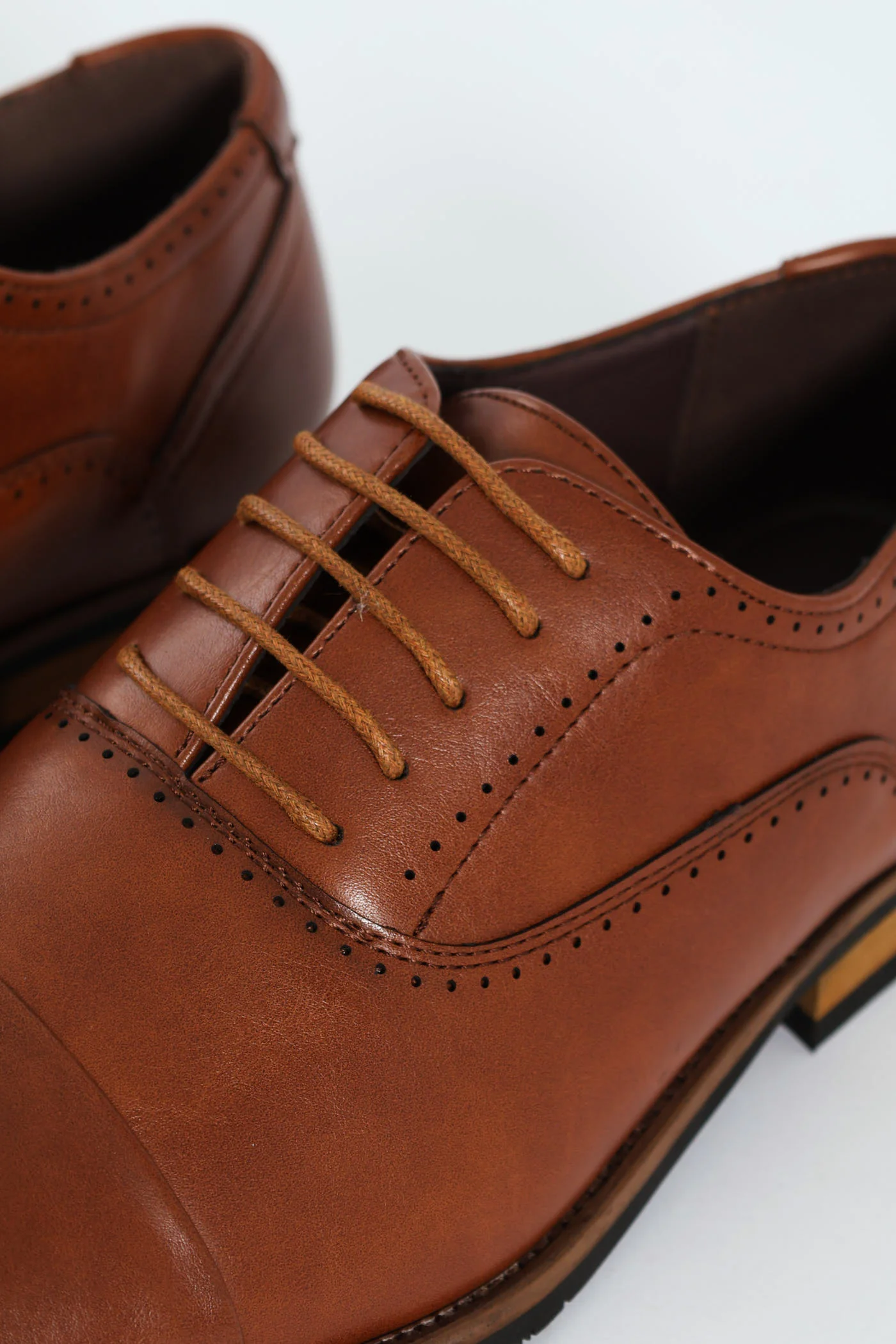 Lace Up Oxford With Toe Cap - Tan - Image 2