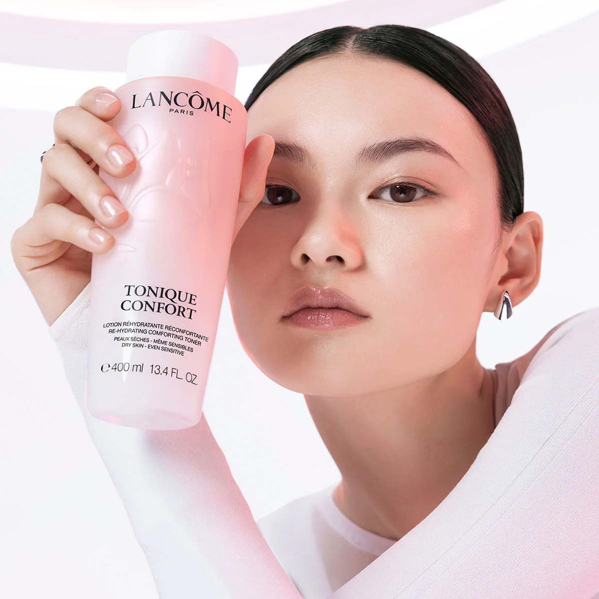 Tonique Confort Re-Hydrating Comforting Hyaluronic Acid Toner - Image 3