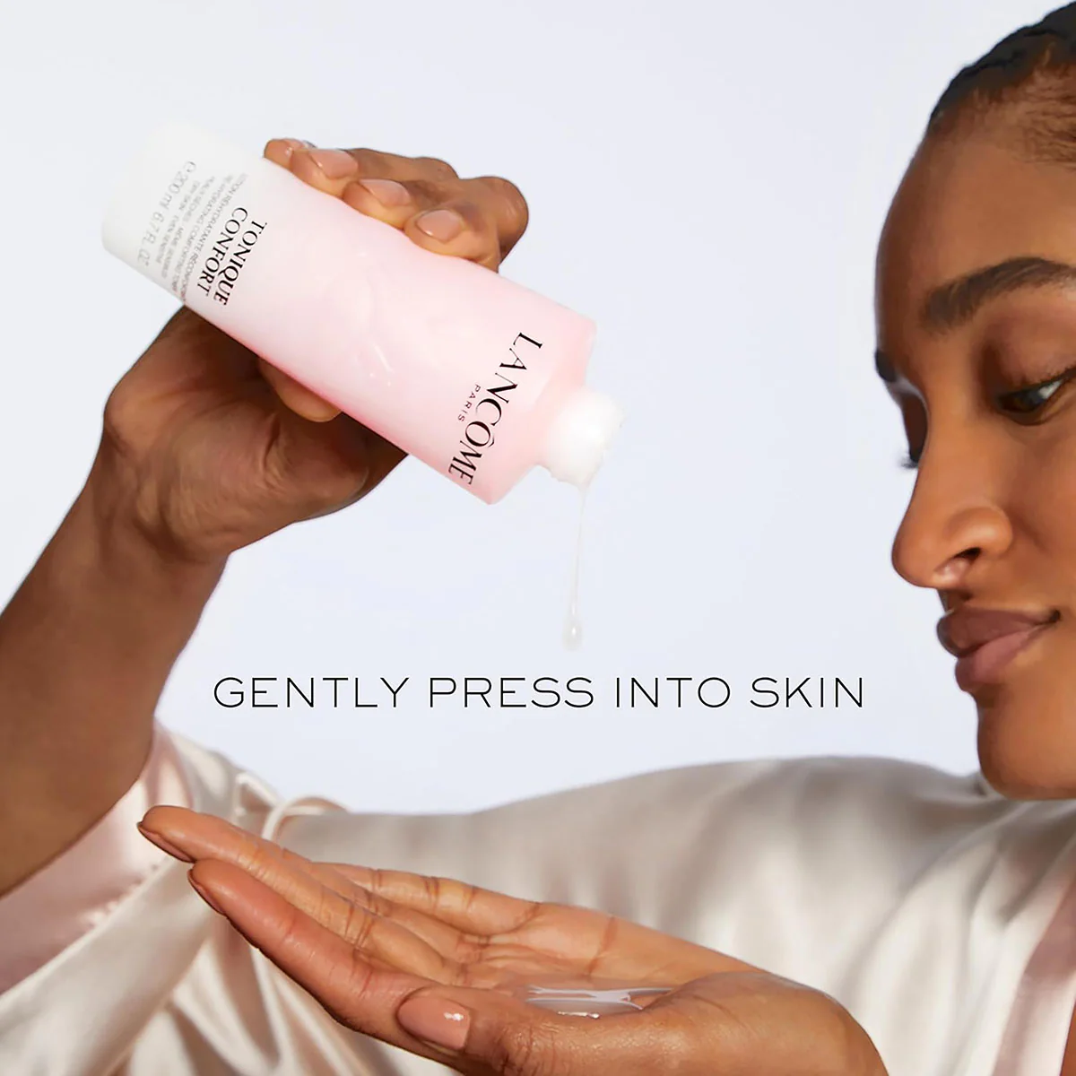 Tonique Confort Re-Hydrating Comforting Hyaluronic Acid Toner - Image 4