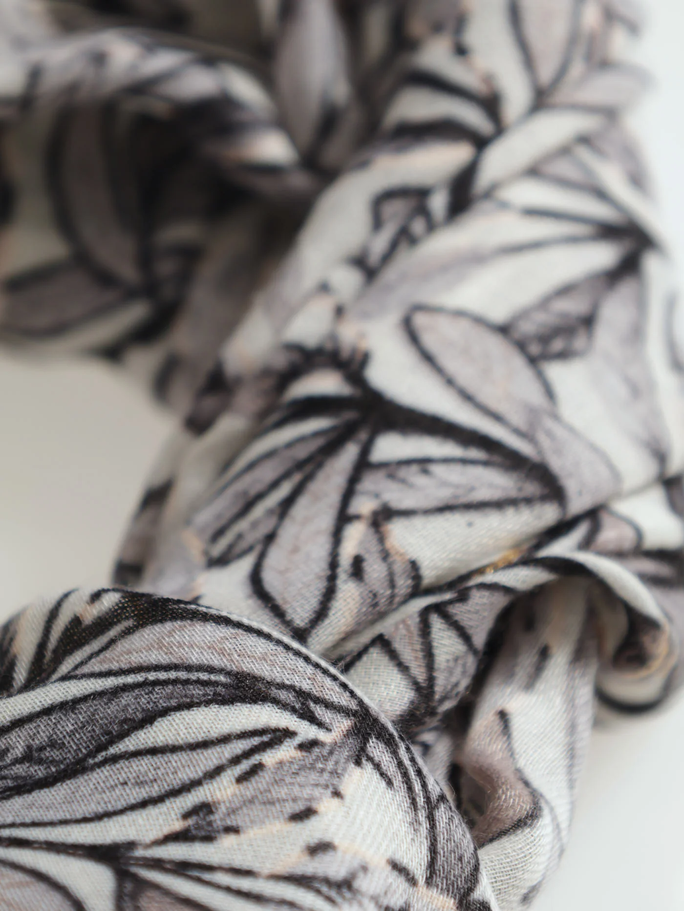 Leaf Print Gold Foil Scarf - Grey - Image 3