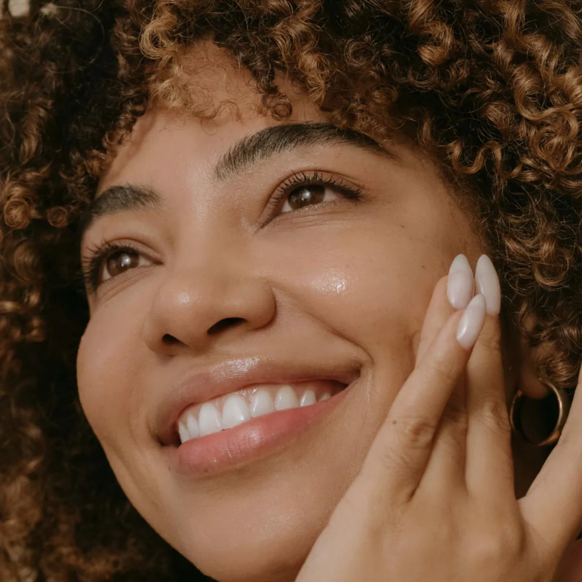 All Glow'D Up - Brighten & Clarify Serum - Image 4
