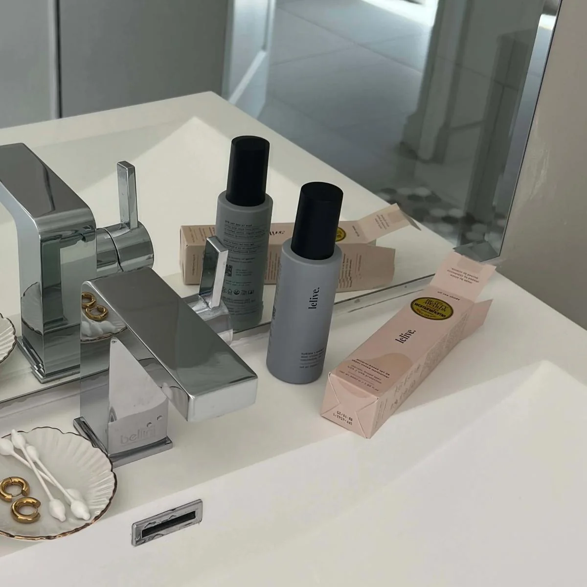 The Drip - Hydrate & Glow Setting Mist - Image 6