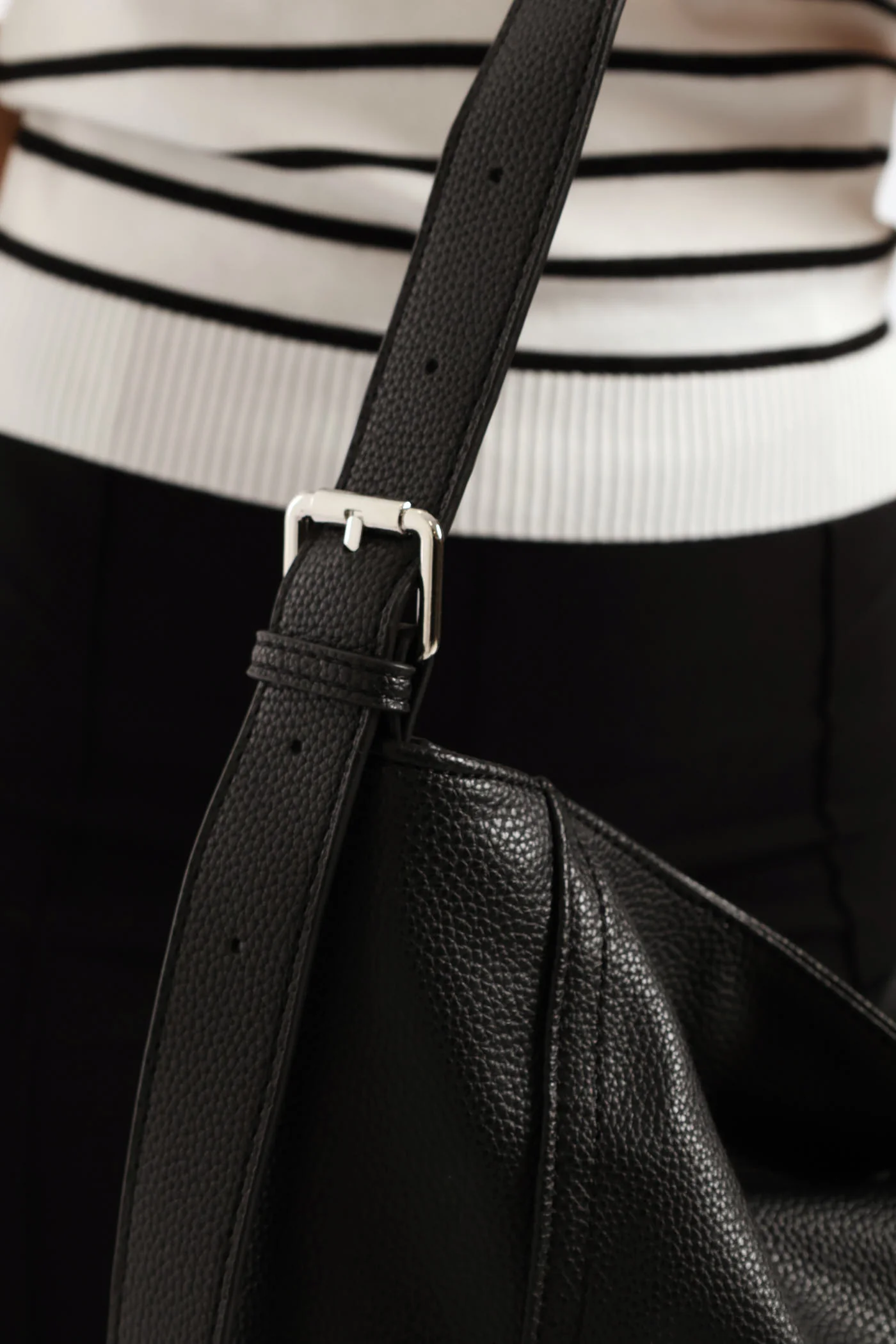 Lina Slouch Bag - Black - Image 4