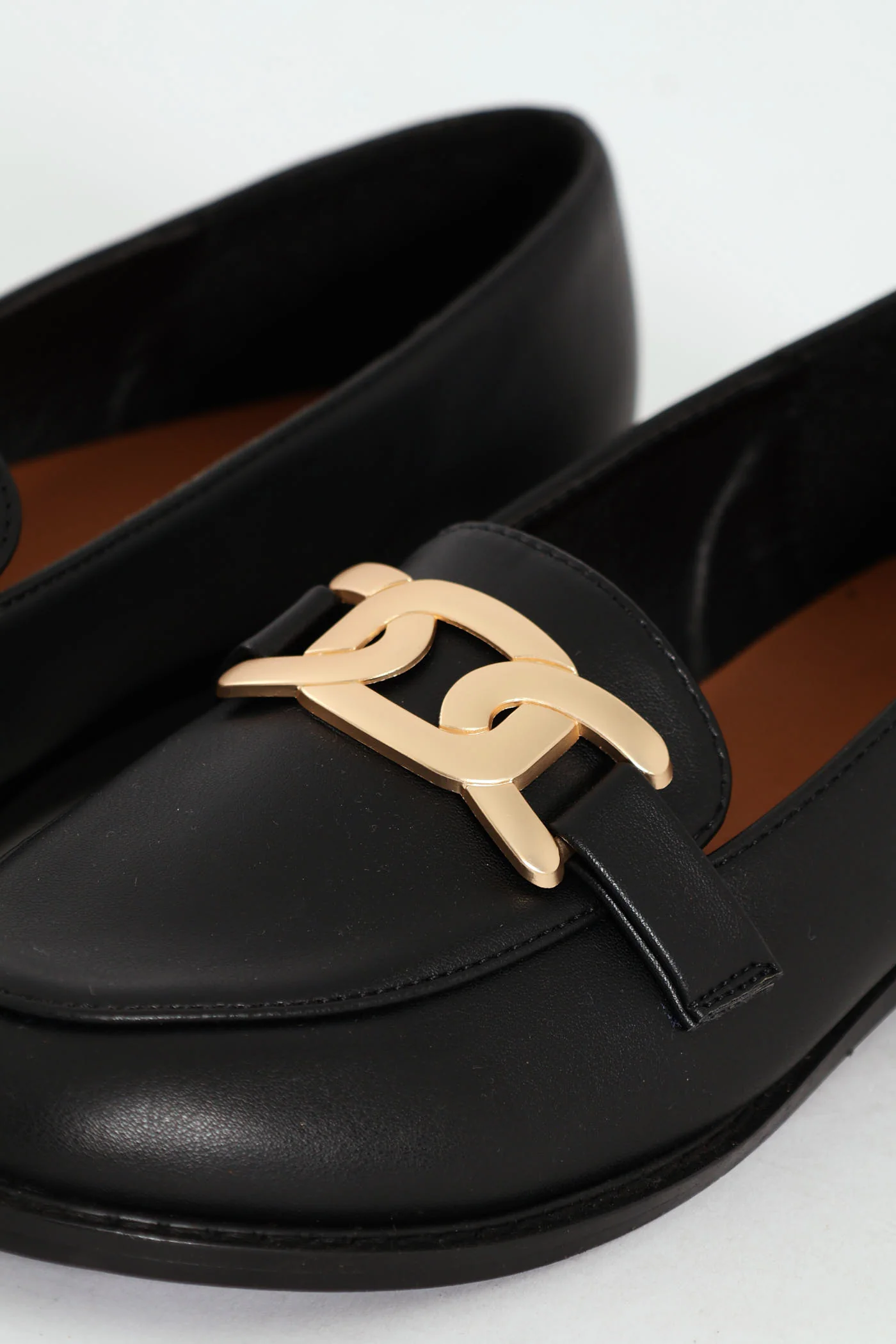 Loafer With Chain Metal Trim - Black - Image 2