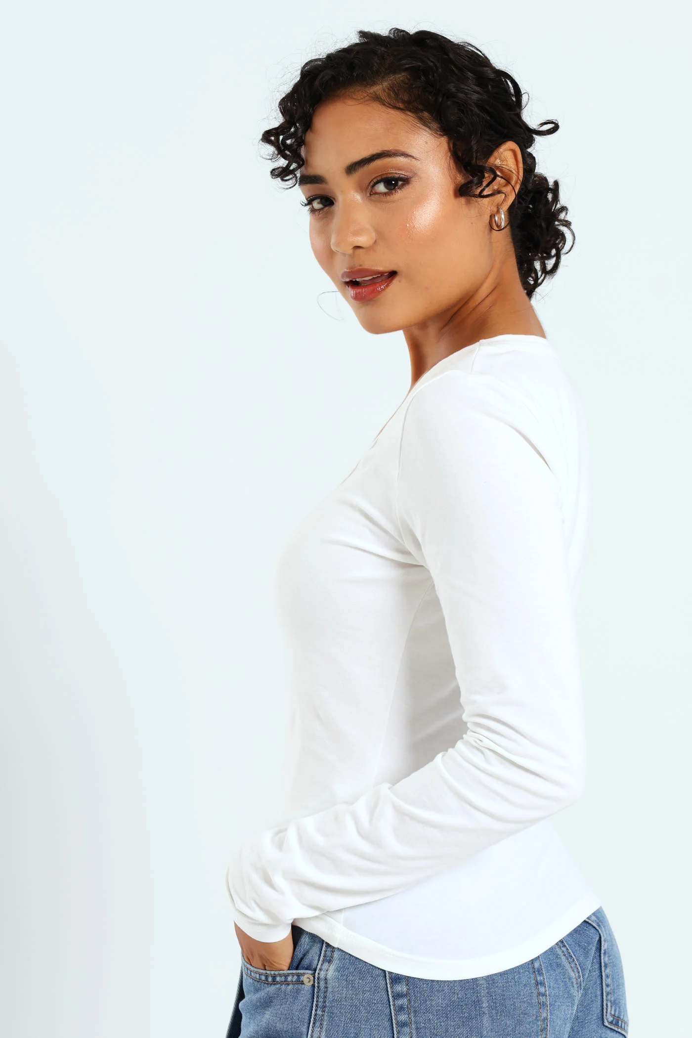 Long Sleeve Basic Scoop Neck Top - White - Image 3