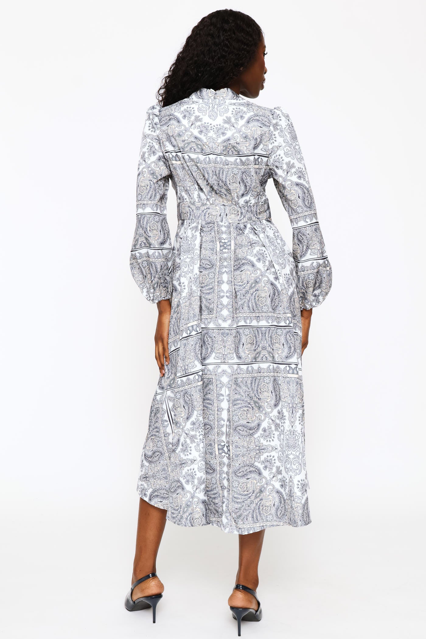 Long Sleeve V-Neck Waisted Border Print Maxi Dress - Grey - Image 5