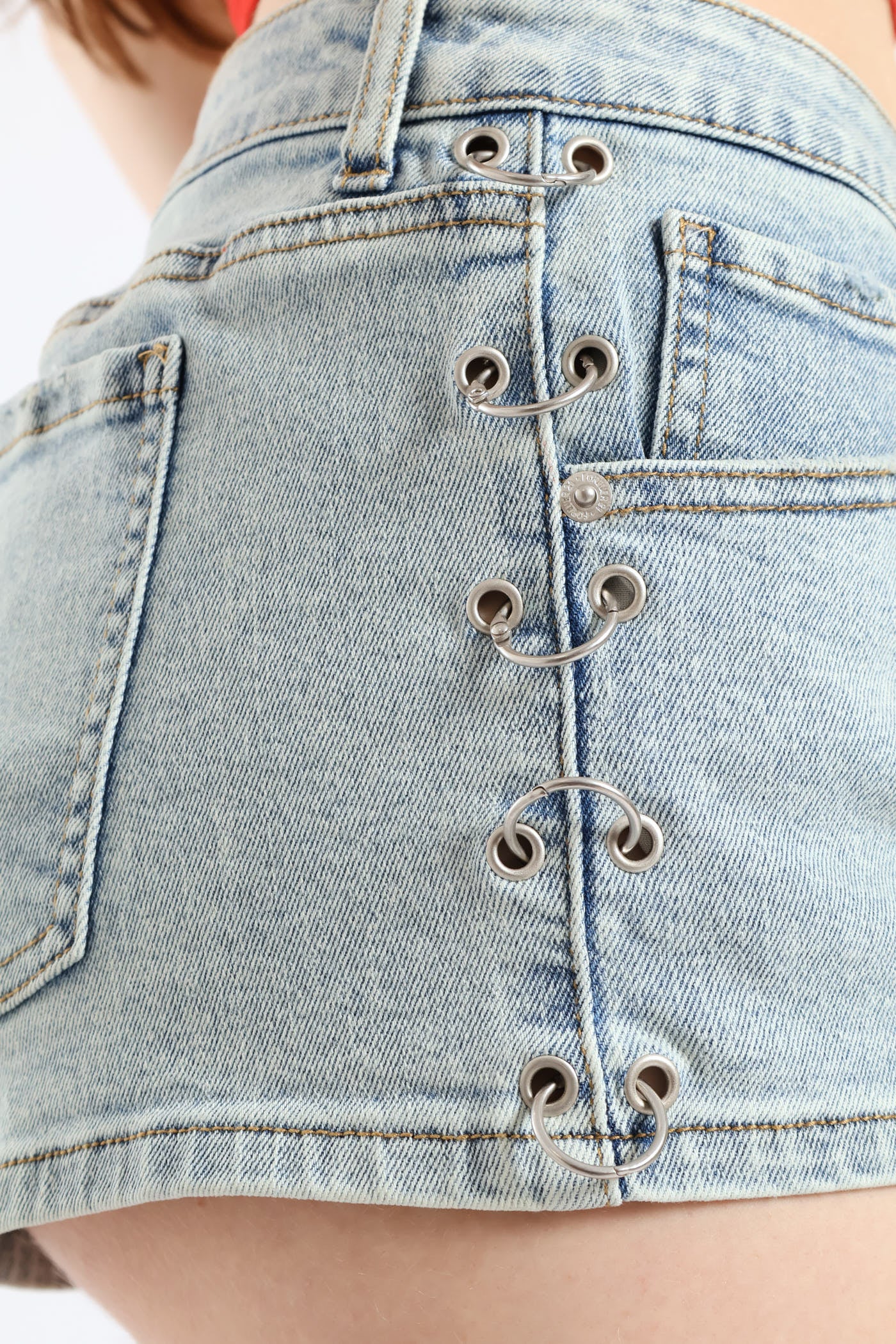 Low Rise Denim Short - Light Wash - Image 2