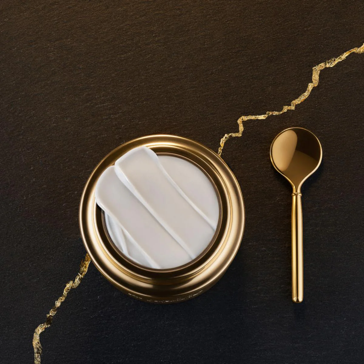 Pure Gold Radiance Eye Cream REFILL - Image 4
