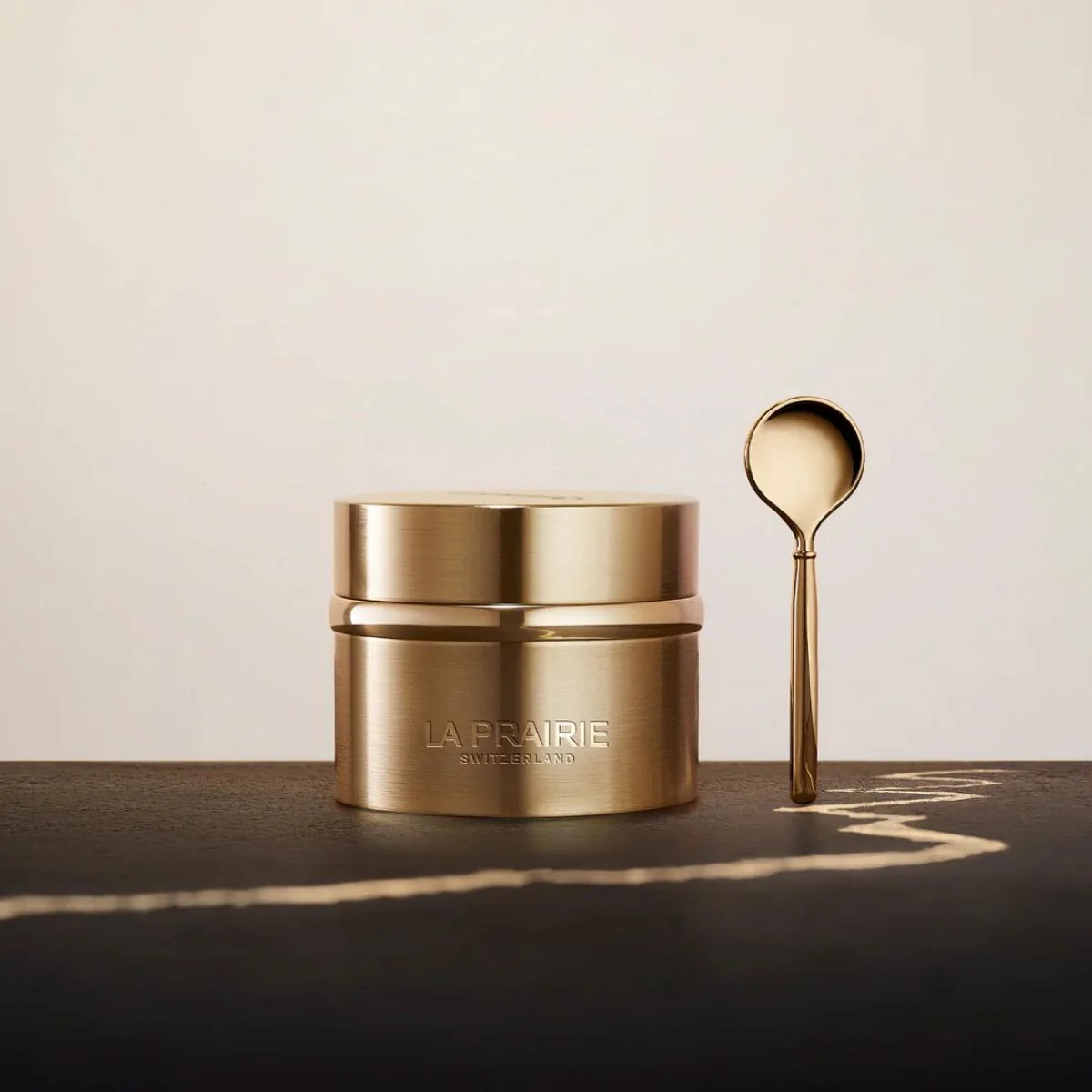 Pure Gold Radiance Eye Cream - Image 2