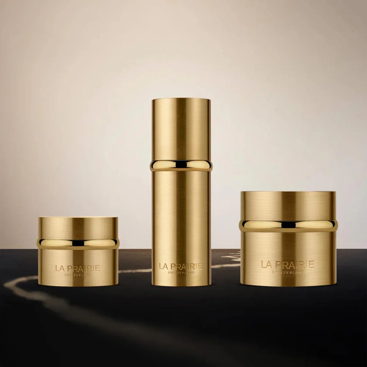 Pure Gold Radiance Eye Cream - Image 6