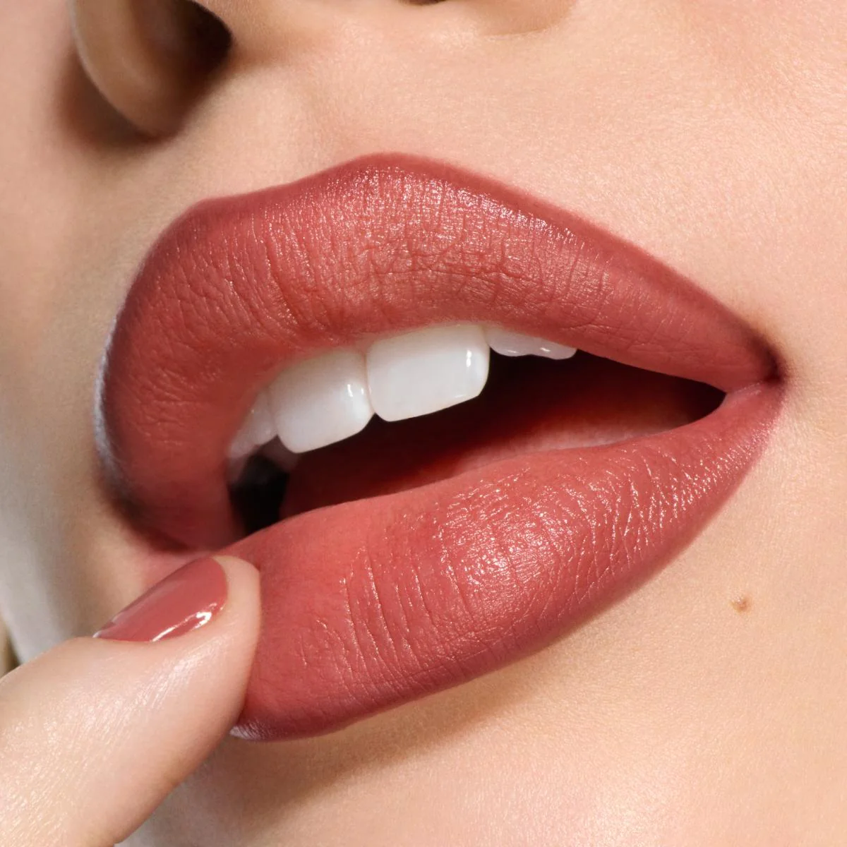 Lipglazer Glossy Liner - Image 38