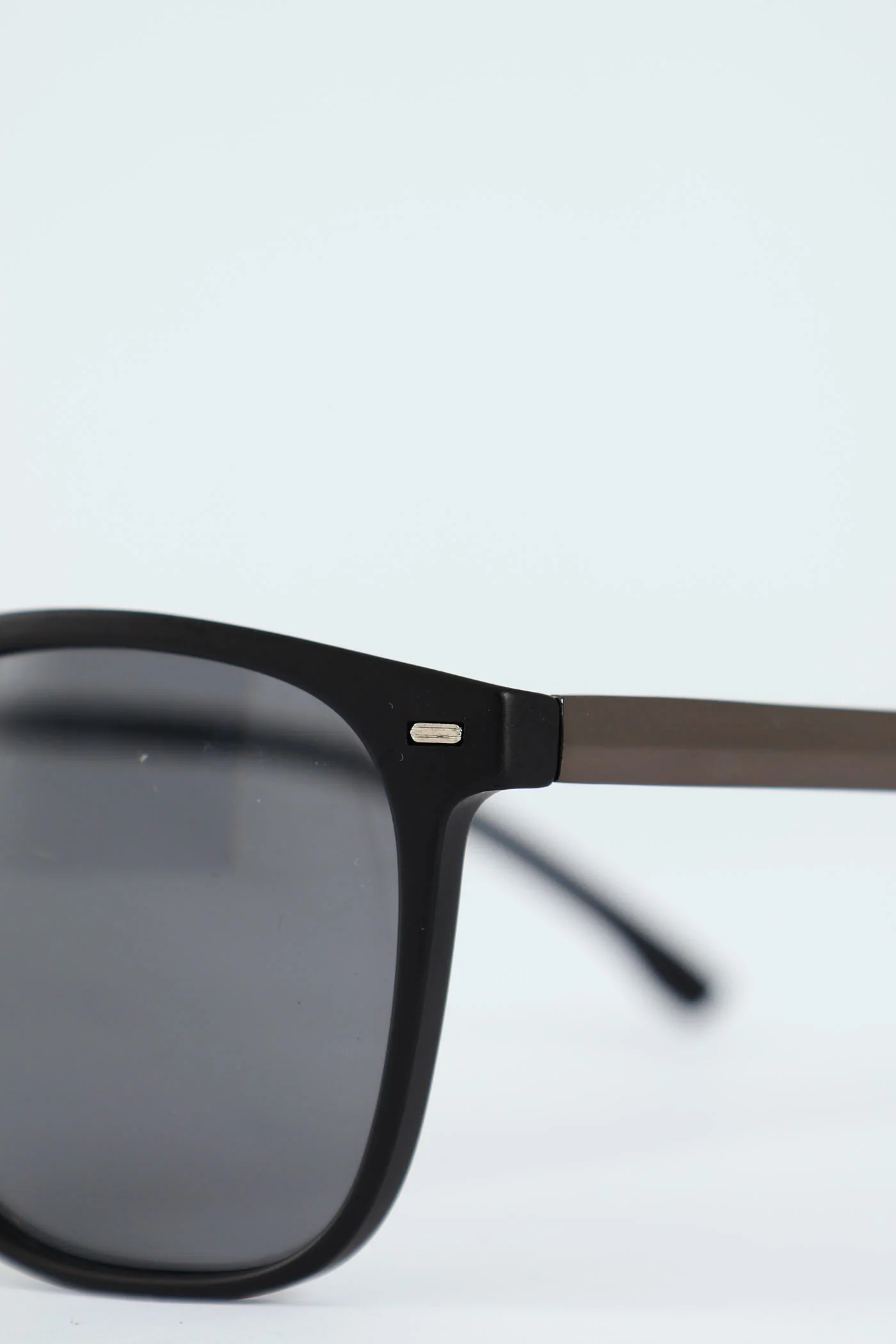 Metal Arm Wayfarer Sunglasses - Black - Image 4