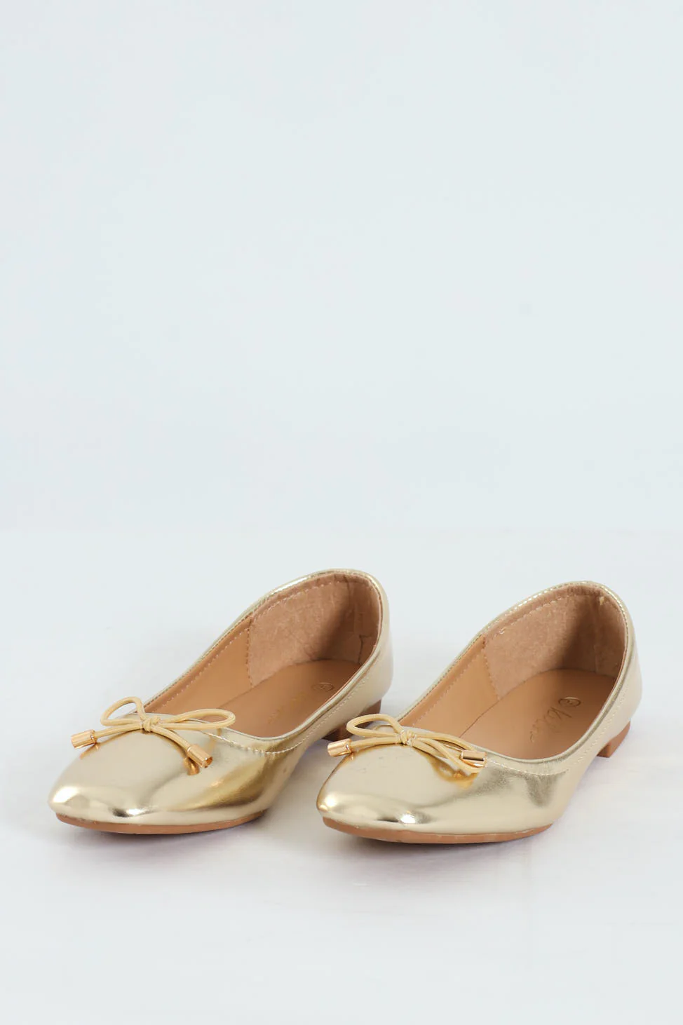 Metallic Pump With Bow - Gold - Image 3