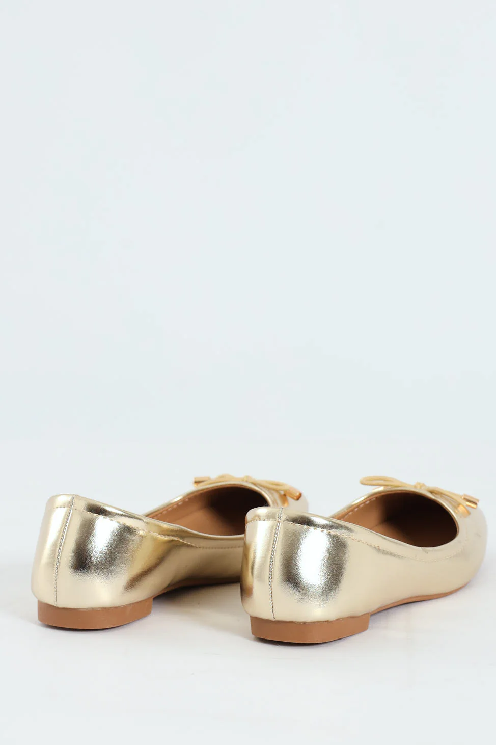 Metallic Pump With Bow - Gold - Image 4